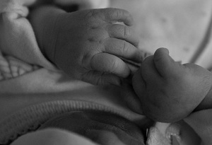 Carys' hands, baby with anencephaly