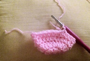 crocheted hat for babies with anencephaly