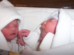 Rabea und Raphaela, Baby mit Anenzephalie